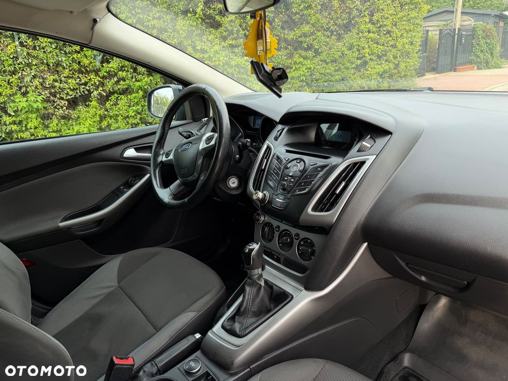 Ford Focus 1.6 FF Titanium - 39