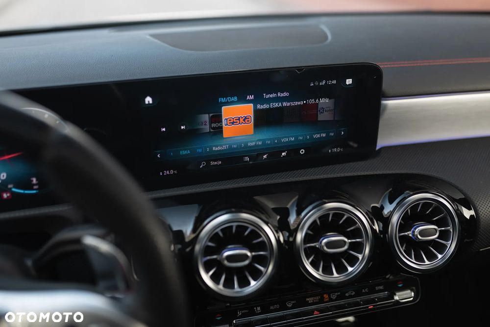 Mercedes-Benz CLA AMG 35 4-Matic 7G-DCT - 22