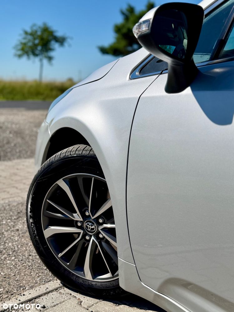 Toyota Avensis 2.0 D-4D Prestige - 3