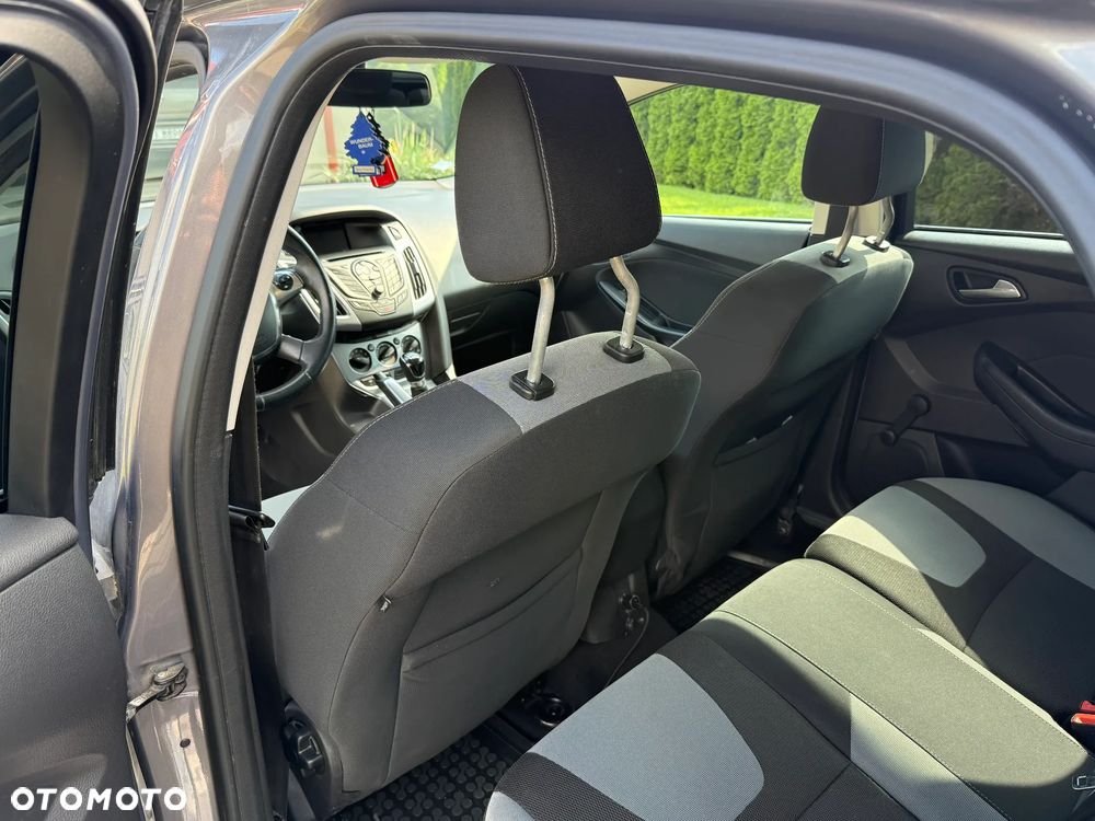 Ford Focus 1.6 Trend Sport - 12