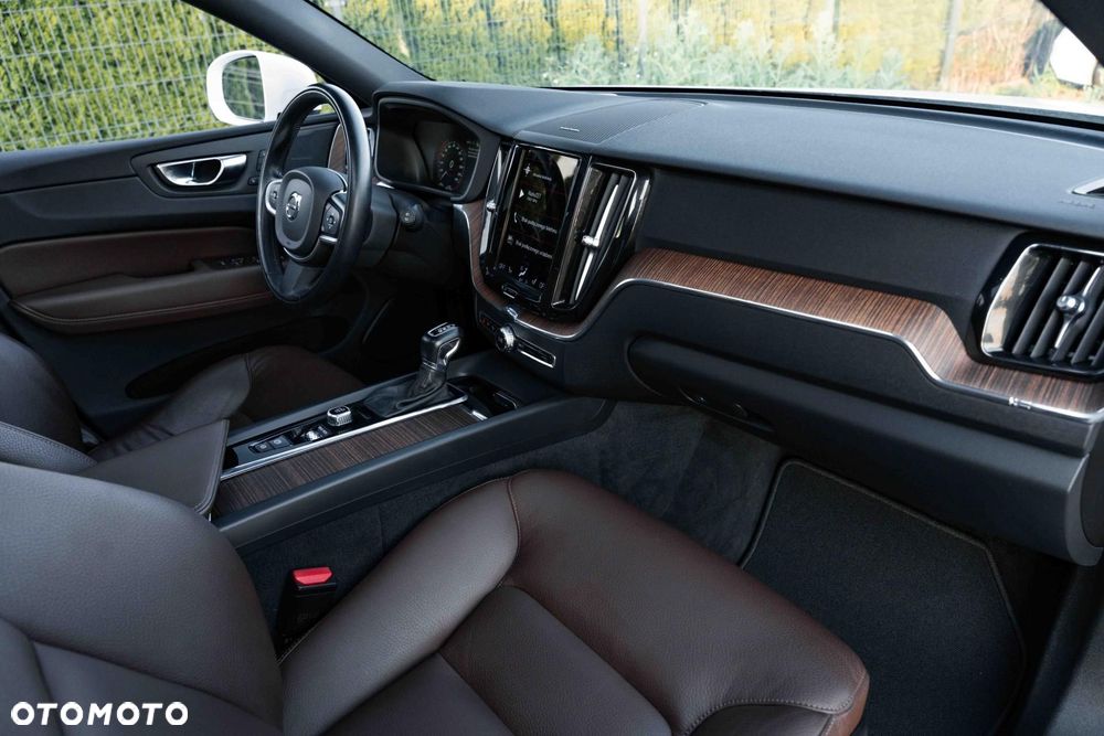 Volvo XC 60 T6 AWD Momentum - 16