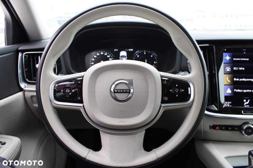 Volvo V60 Cross Country - 18