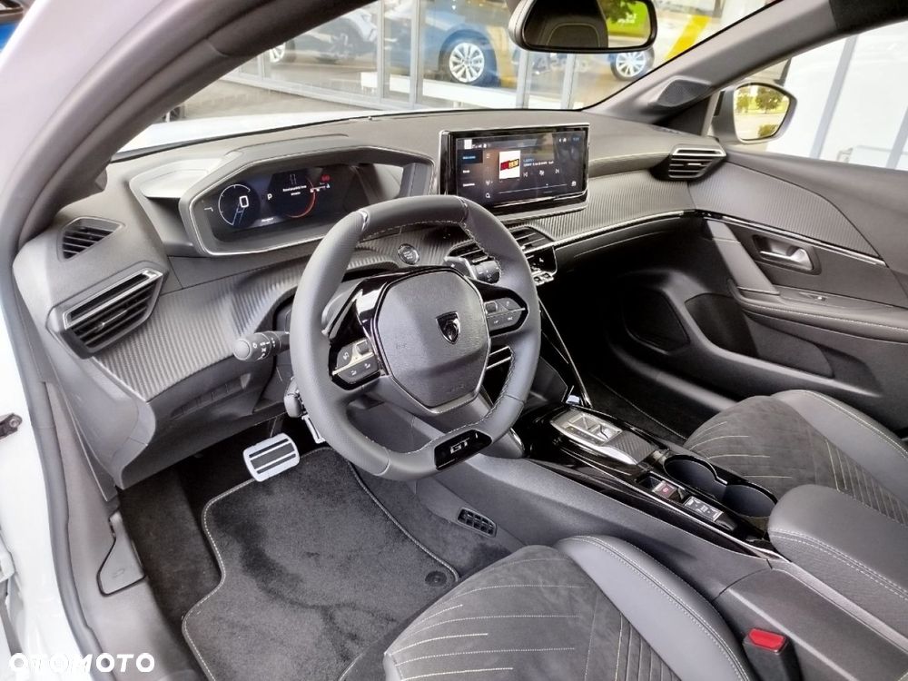 Peugeot 208 - 11