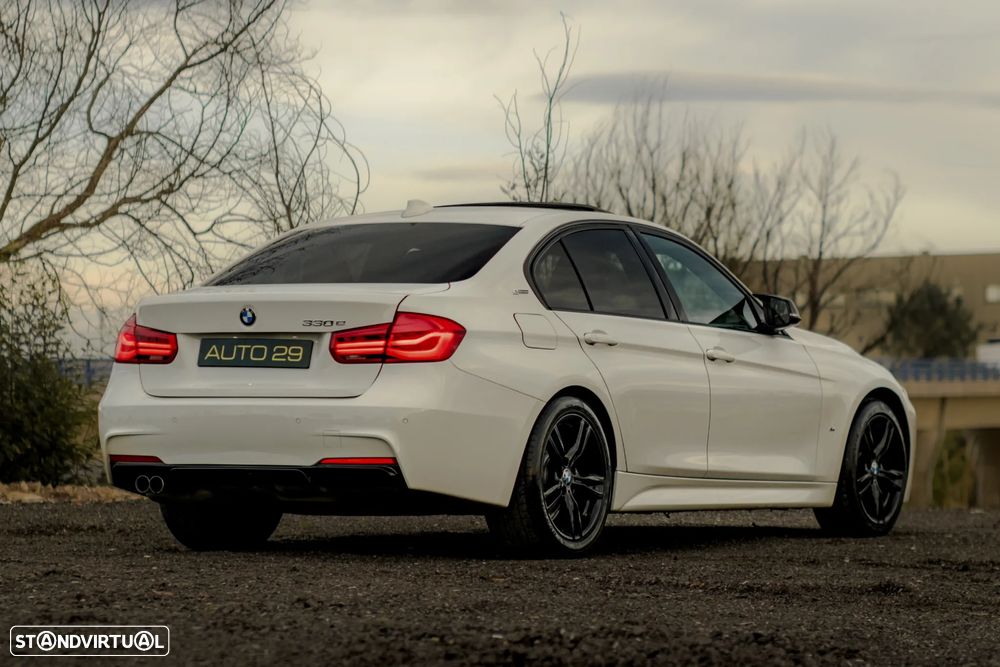BMW 330 e iPerformance Pack M - 8