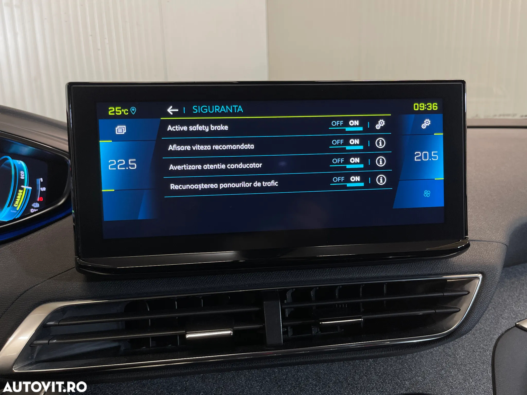 Peugeot 3008 Plug-In Hybrid 225 e-EAT8 Allure Pack - 23