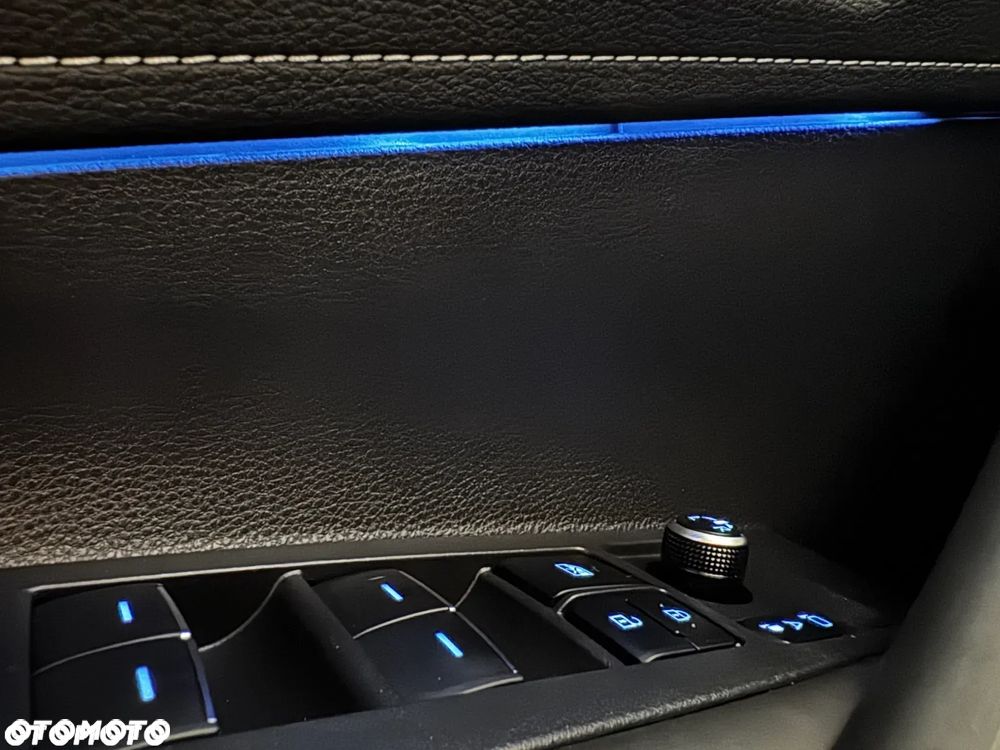 Toyota Corolla 1.8 Hybrid Executive - 36