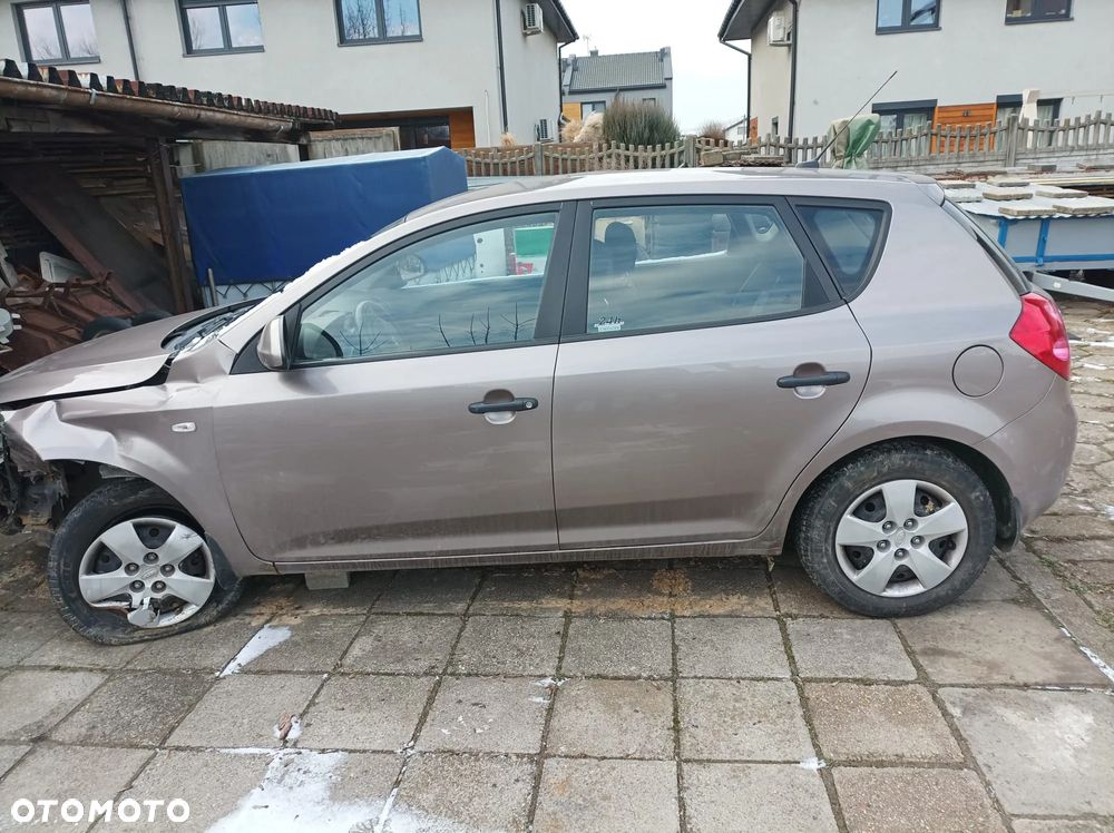 Kia Ceed 1.4 Comfort - 2