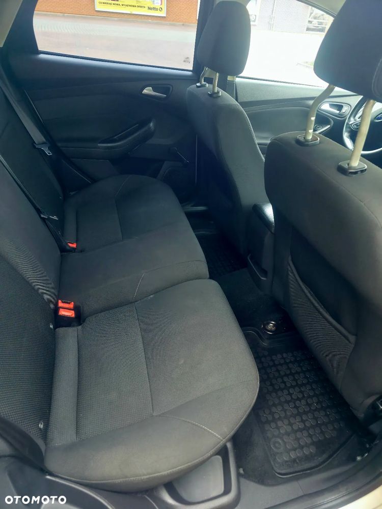 Ford Focus 1.6 Trend - 9