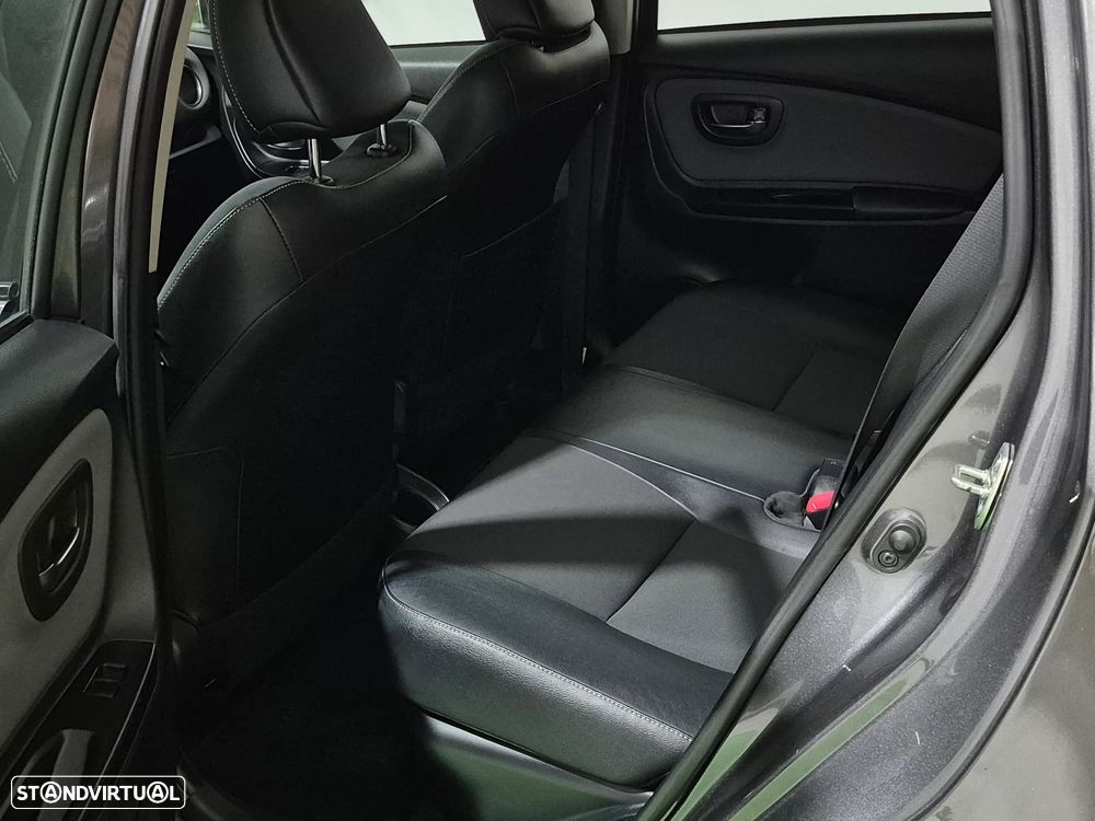 Toyota Yaris 1.5 HSD Comfort+P.Techno - 35