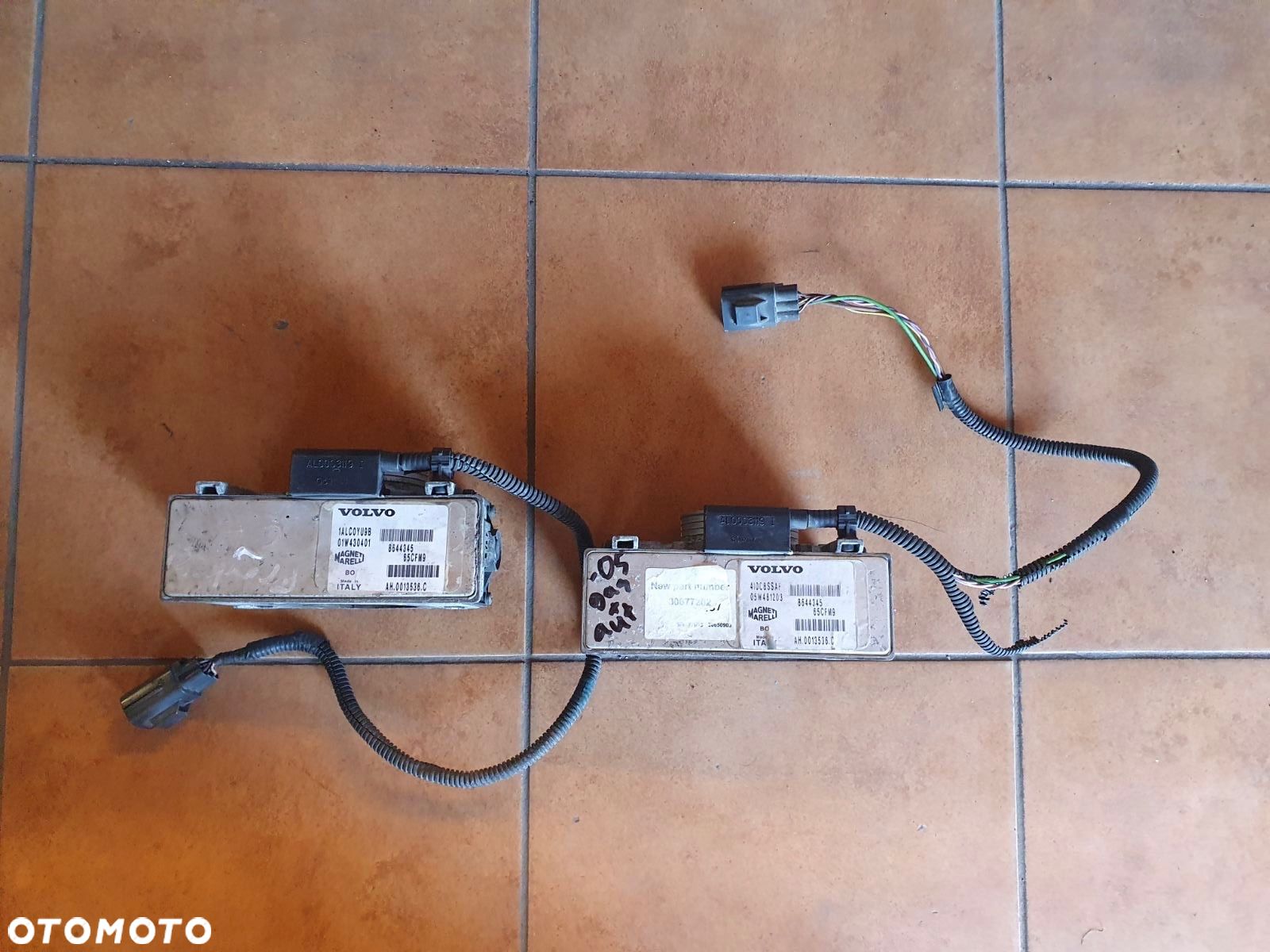 PRZEPUSTNICA VOLVO V70 XC70 S80 8644345 2.4 B - 1