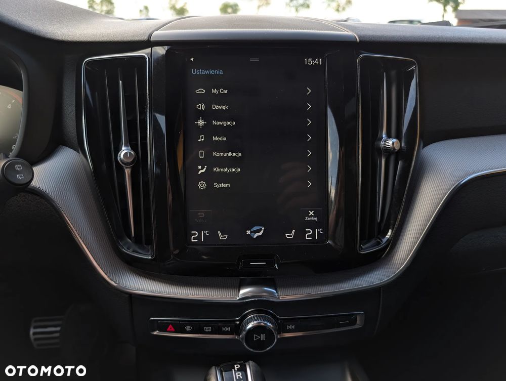 Volvo XC 60 D4 R-Design - 29