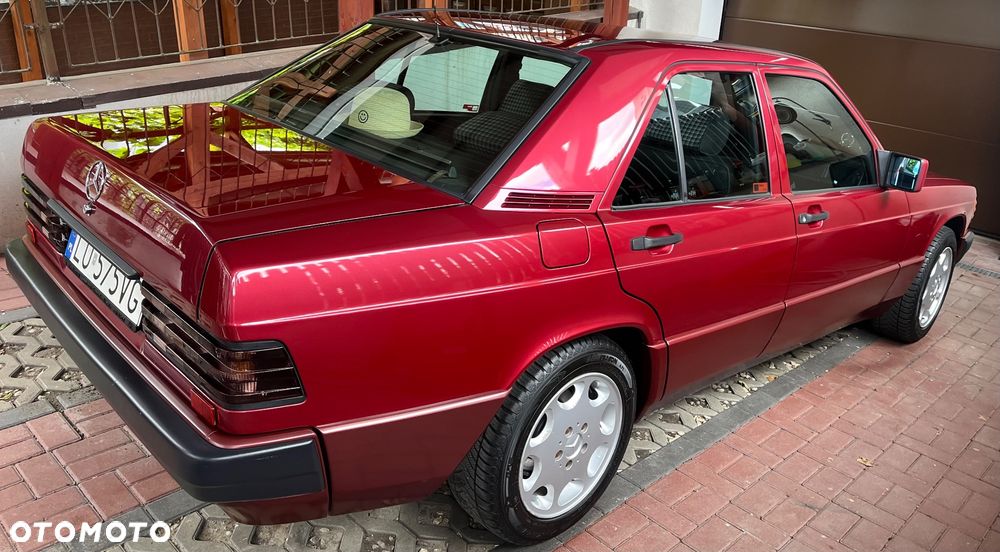 Mercedes-Benz W201 (190) - 4