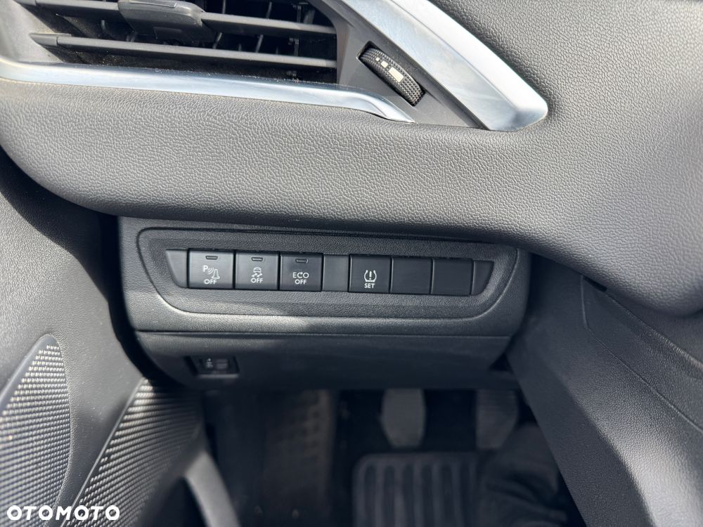 Peugeot 208 e-HDi FAP 92 Stop&Start Allure - 17