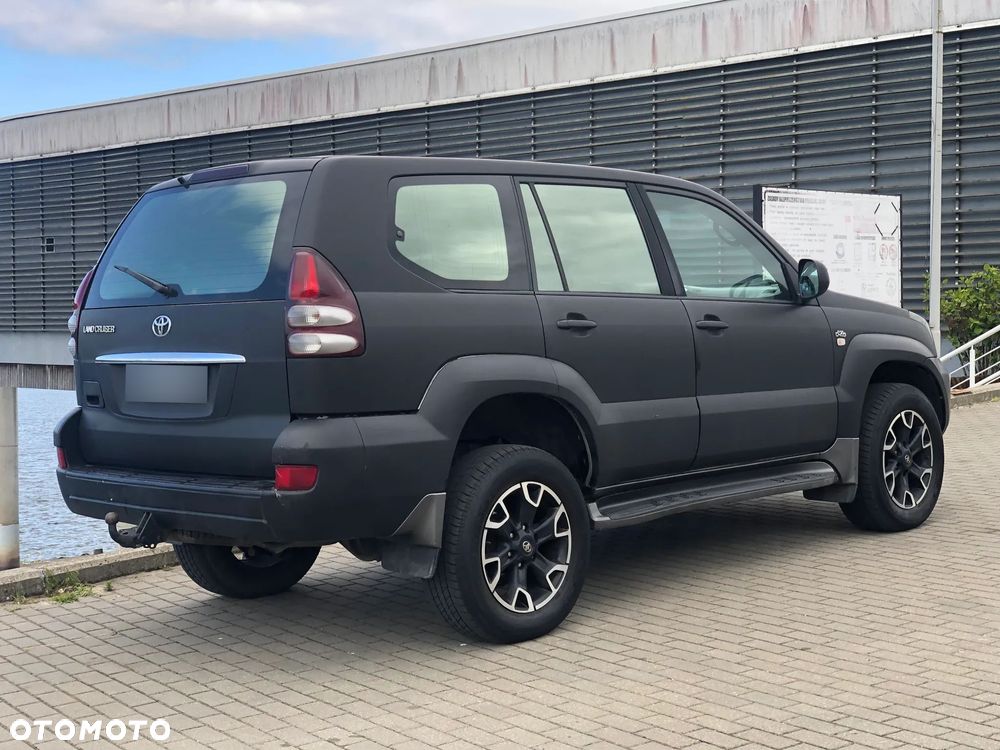 Toyota Land Cruiser - 26