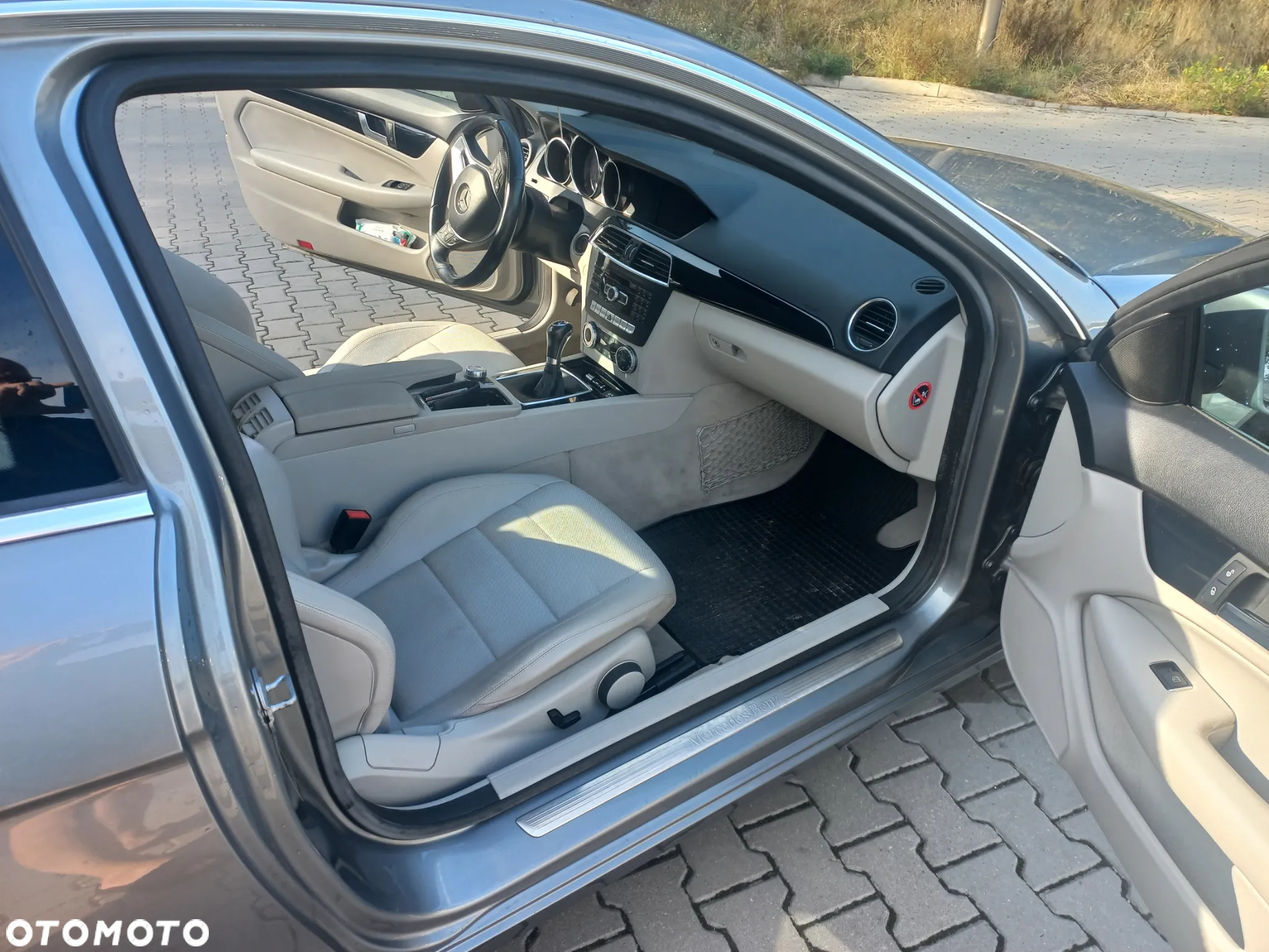 Mercedes-Benz Klasa C 180 CGI BlueEff - 8