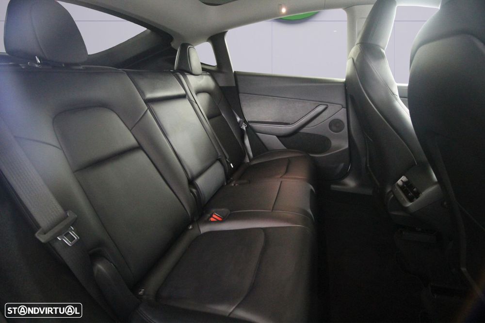 Tesla Model Y Standard - 12