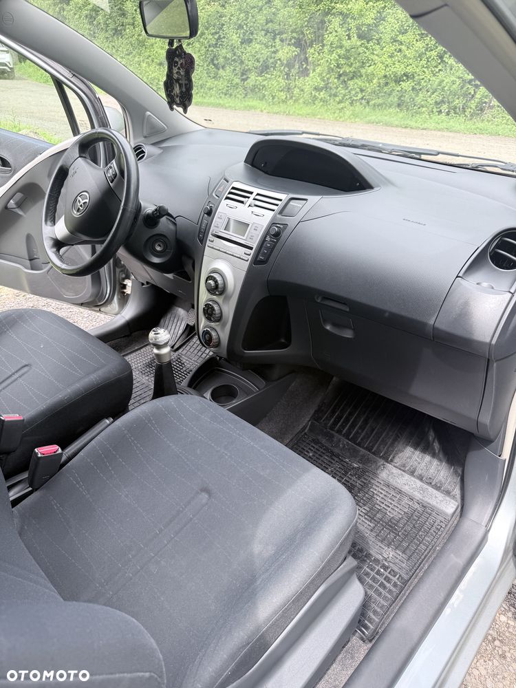 Toyota Yaris - 5