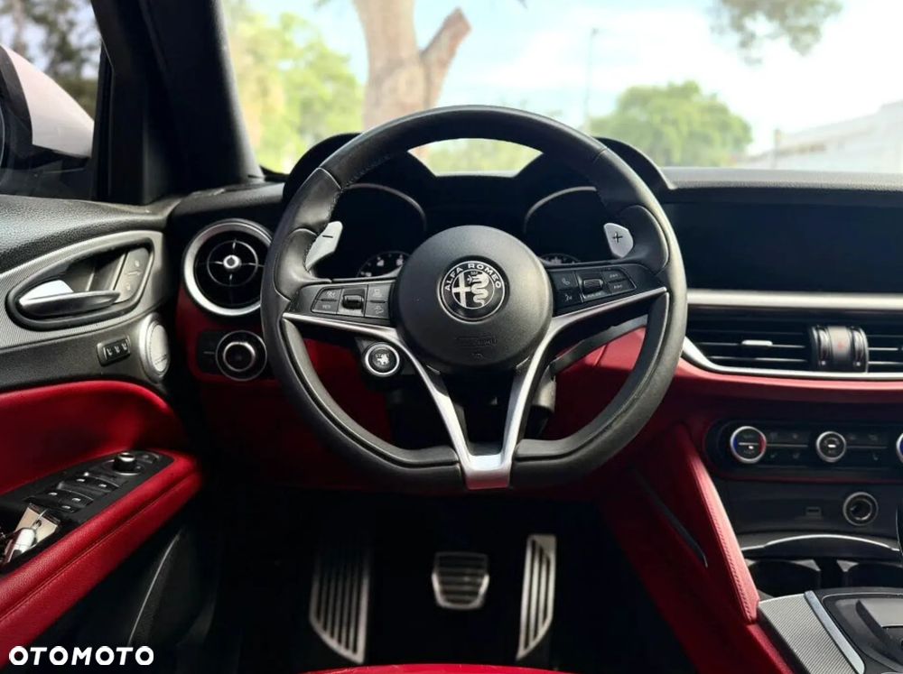 Alfa Romeo Stelvio 2.0 Turbo Veloce TI Q4 - 14