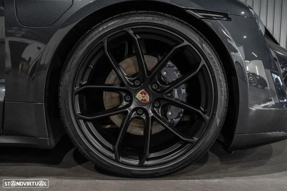 Porsche Taycan 4 - 38