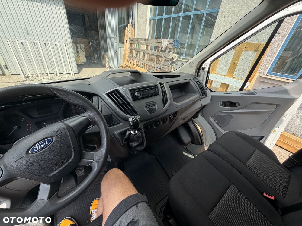Ford Transit - 12