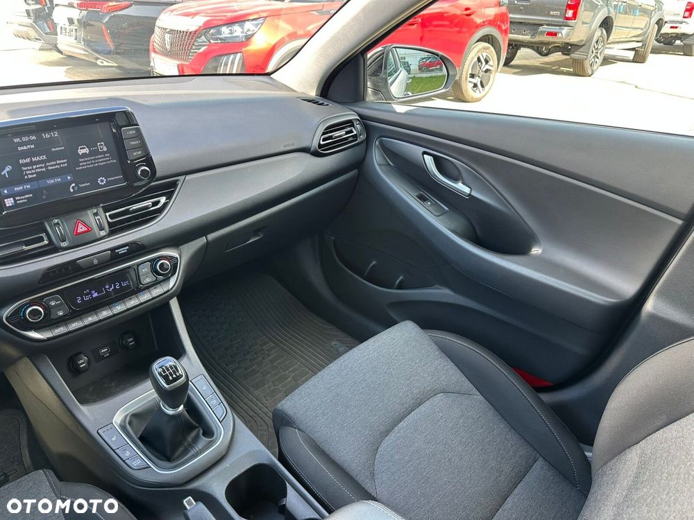 Hyundai i30 1.5 T-GDI 48V Smart - 13