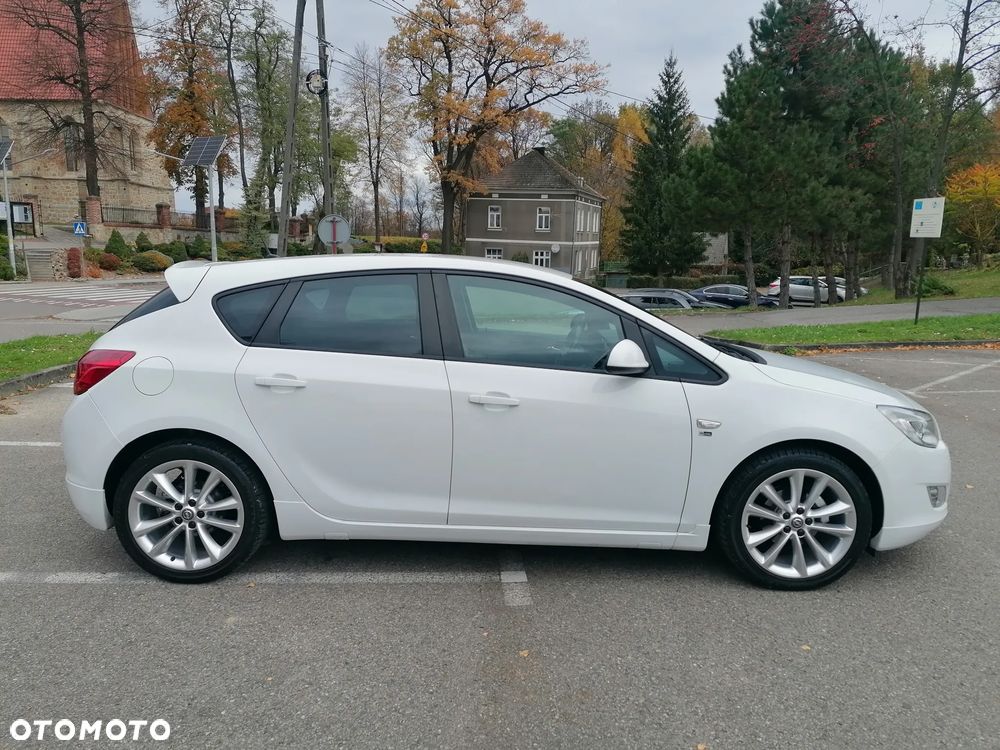 Opel Astra 1.4 Turbo 150 Jahre - 4