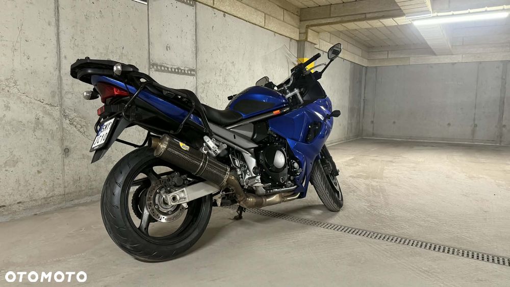 Suzuki GSX - 6