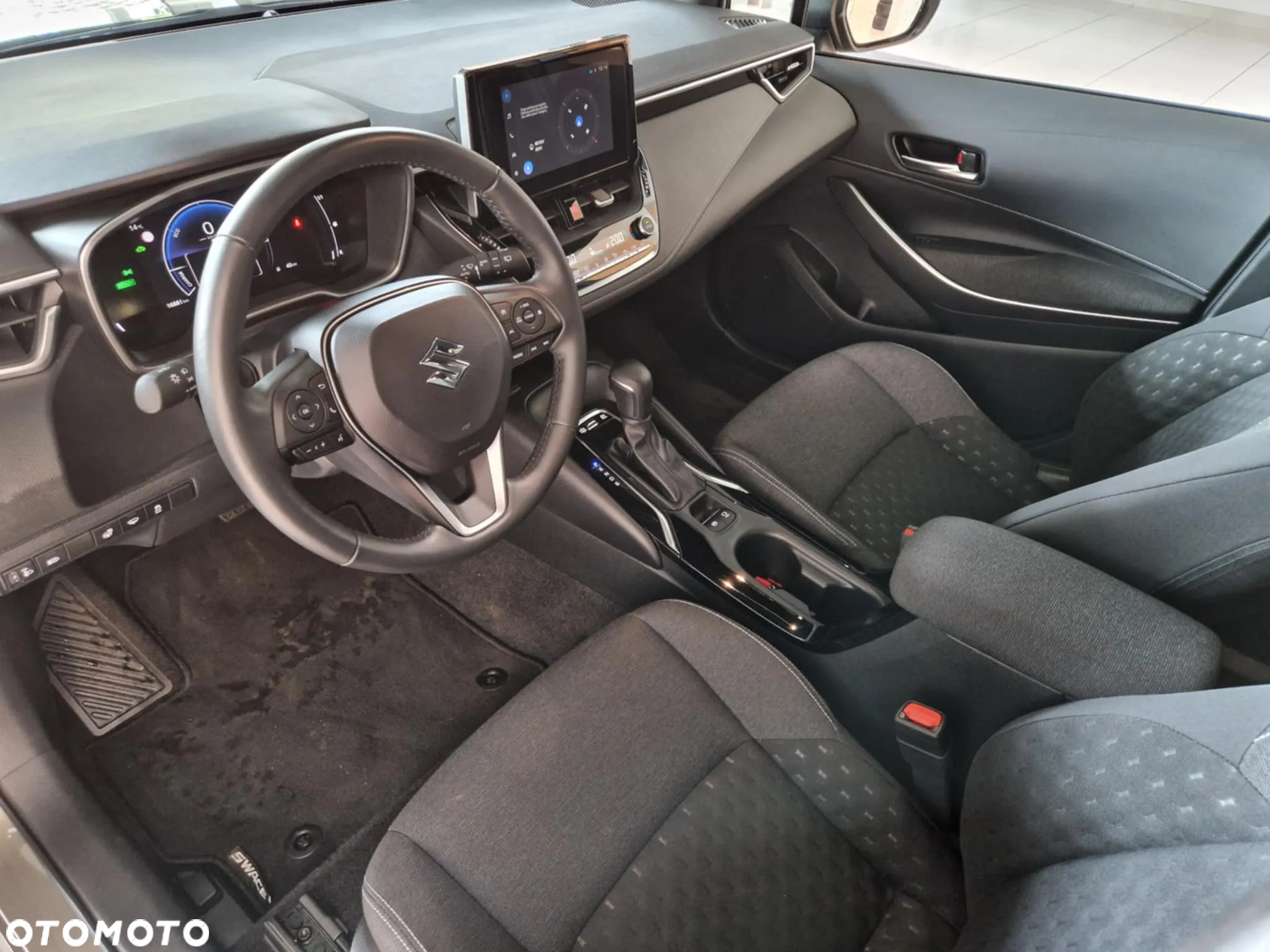 Suzuki Swace 1.8 Hybrid Premium Plus CVT - 10