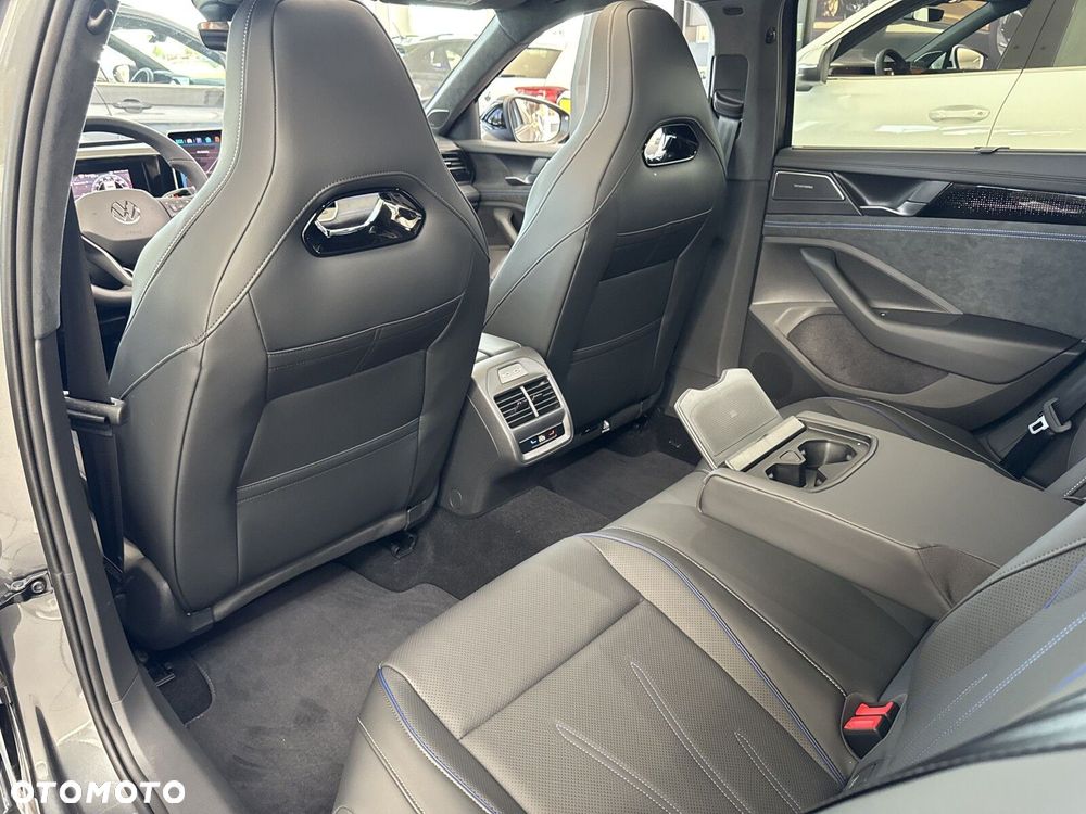 Volkswagen Passat - 23