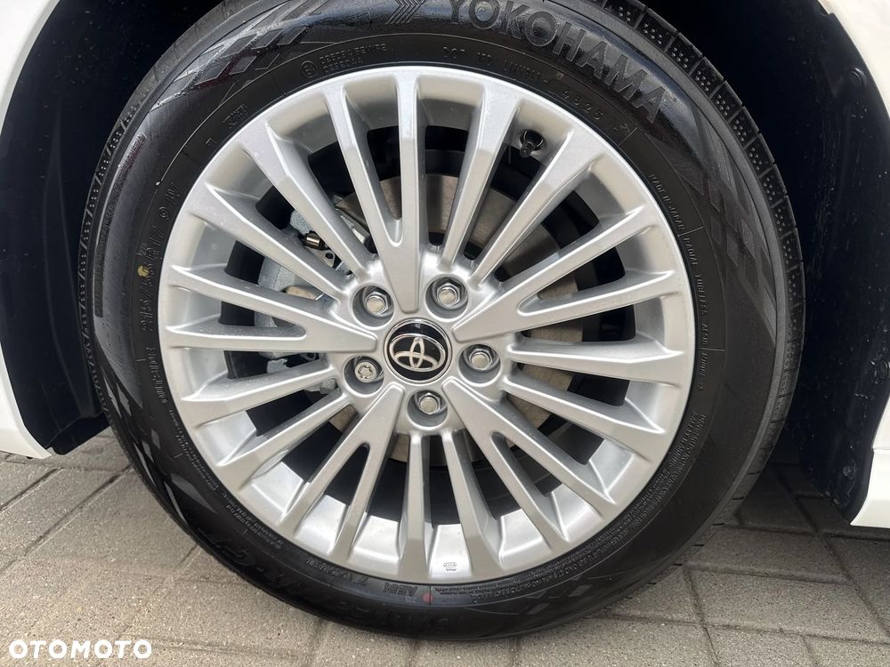 Toyota Camry 2.5 Hybrid Dynamic Force Comfort e-CVT - 14
