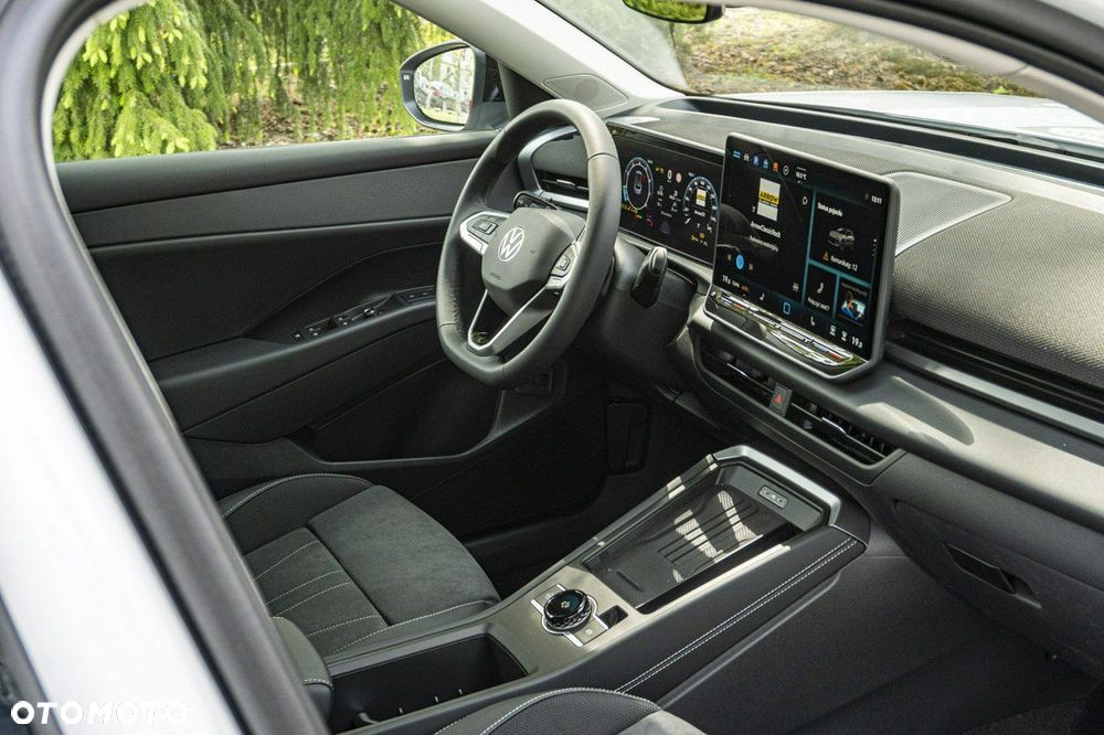 Volkswagen T-Roc - 23