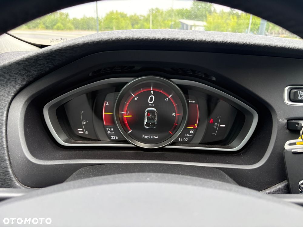 Volvo V40 D2 Momentum - 17