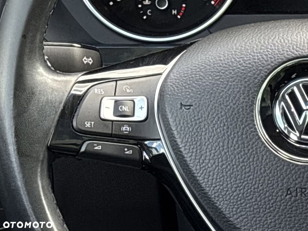 Volkswagen Tiguan - 13