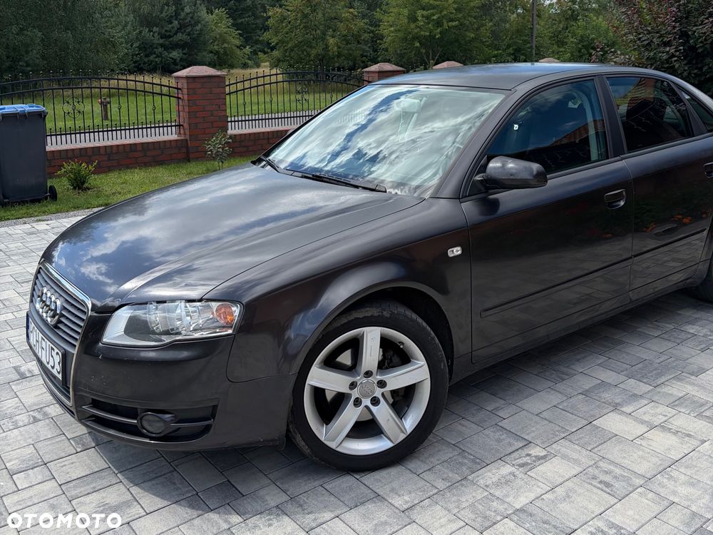 Audi A4 Limousine - 3
