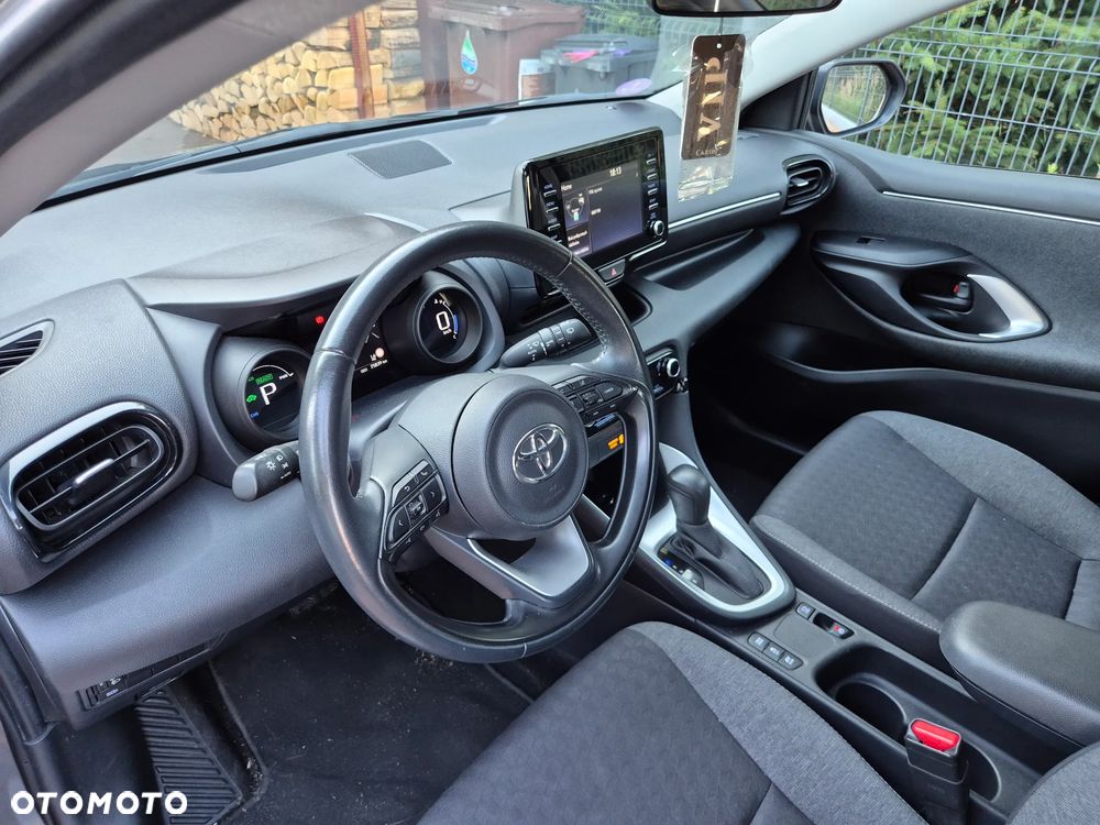 Toyota Yaris Hybrid 100 Dynamic EU6 - 17