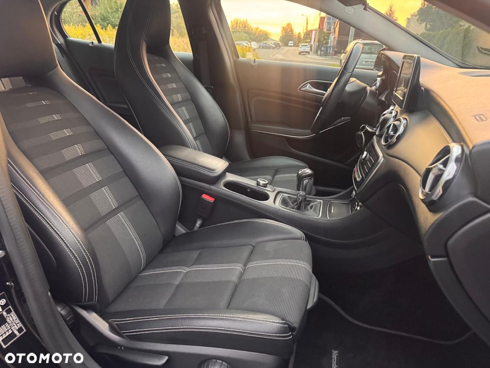 Mercedes-Benz GLA 180 d - 17