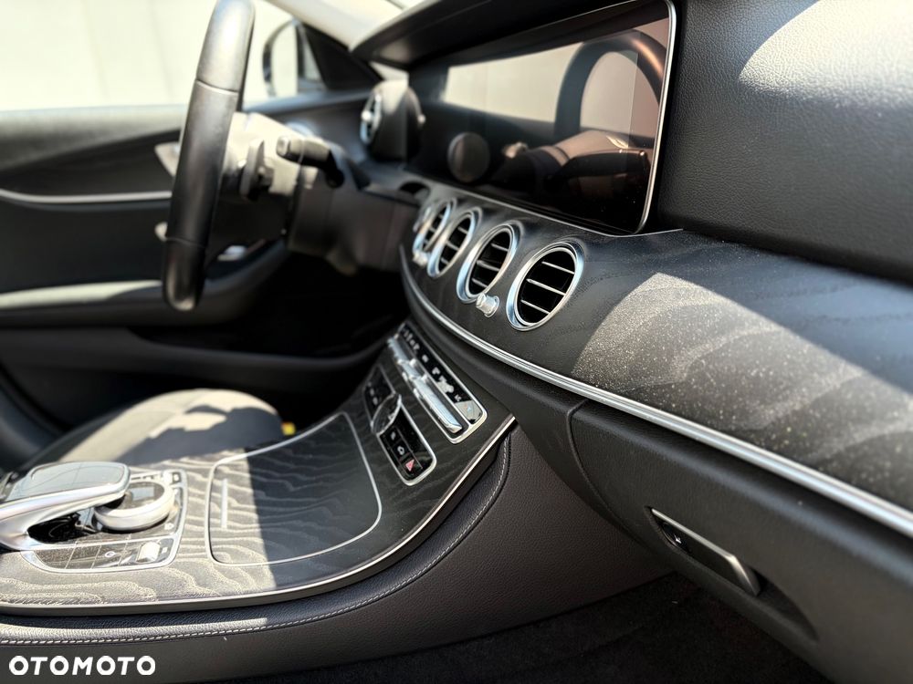 Mercedes-Benz Klasa E 400 d 4-Matic 9G-TRONIC - 20