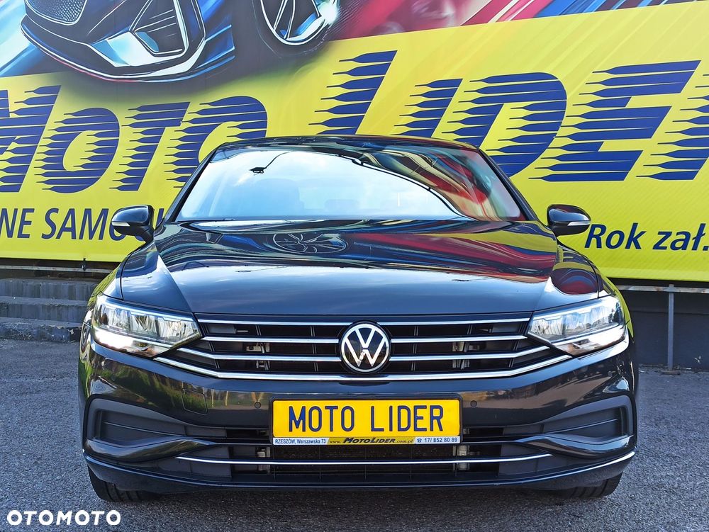 Volkswagen Passat - 2