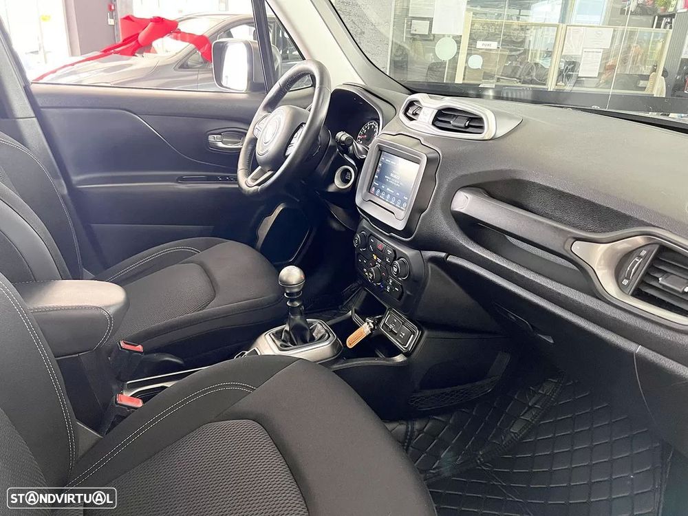 Jeep Renegade 1.0 T Limited - 16