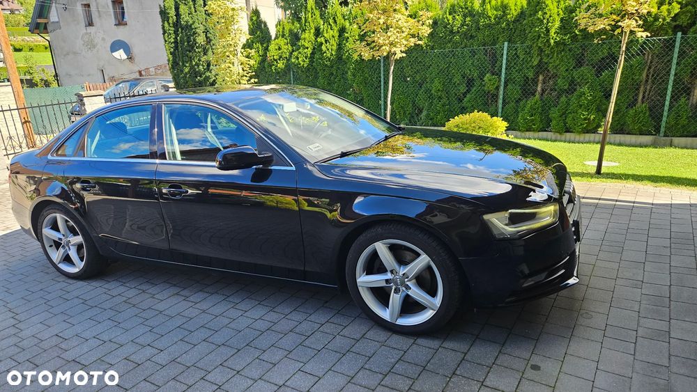 Audi A4 Limousine - 4