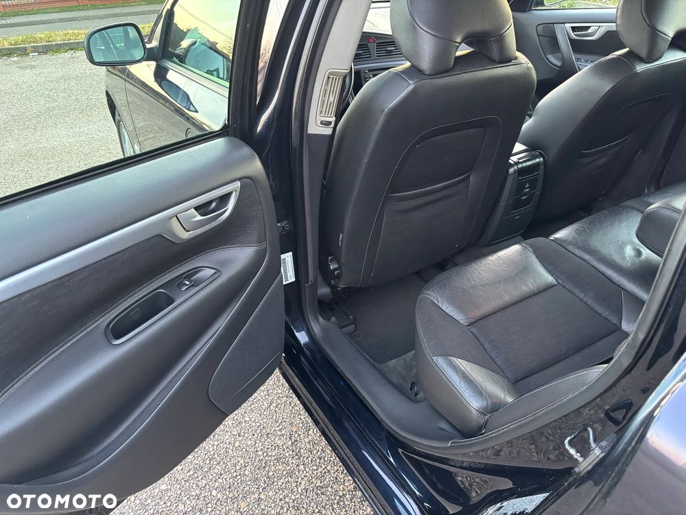 Volvo V70 2.4 Momentum - 28