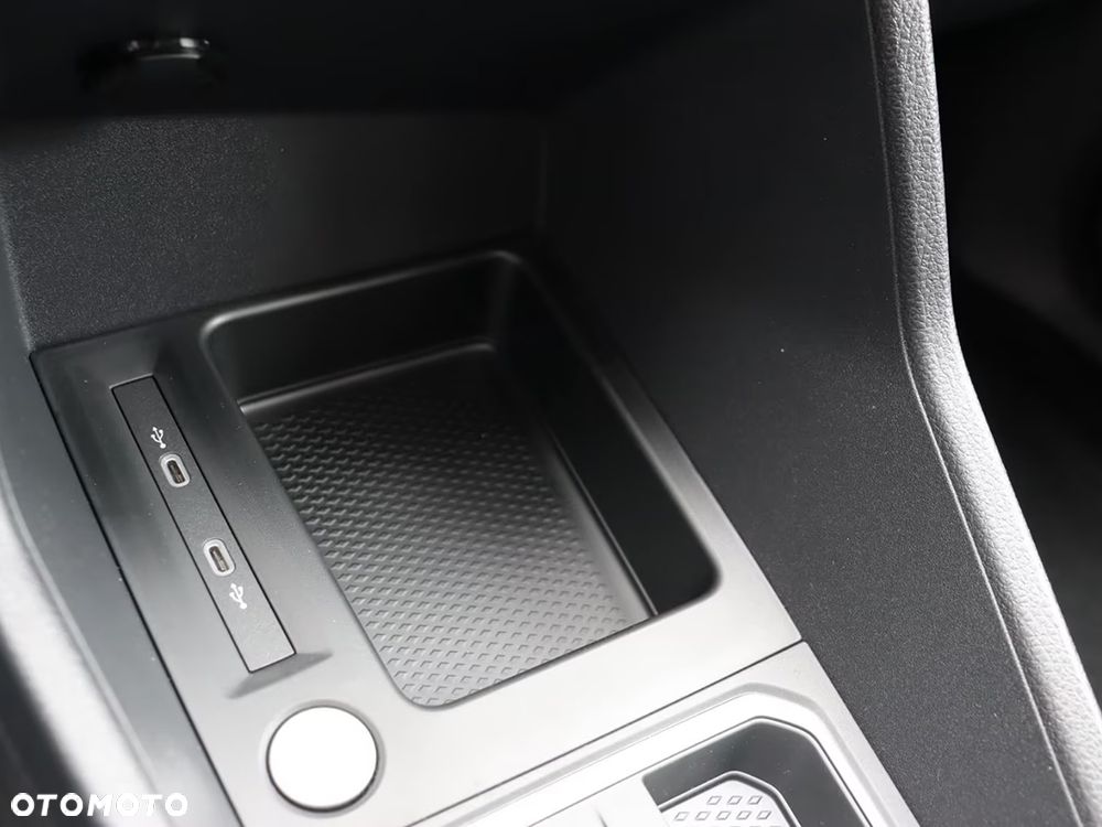 Ford TOURNEO GRAND TOURNEO CONNECT 2.0 ECOBLUE 122KM POWERSHIFT A7 FWD TITANIUM - 11