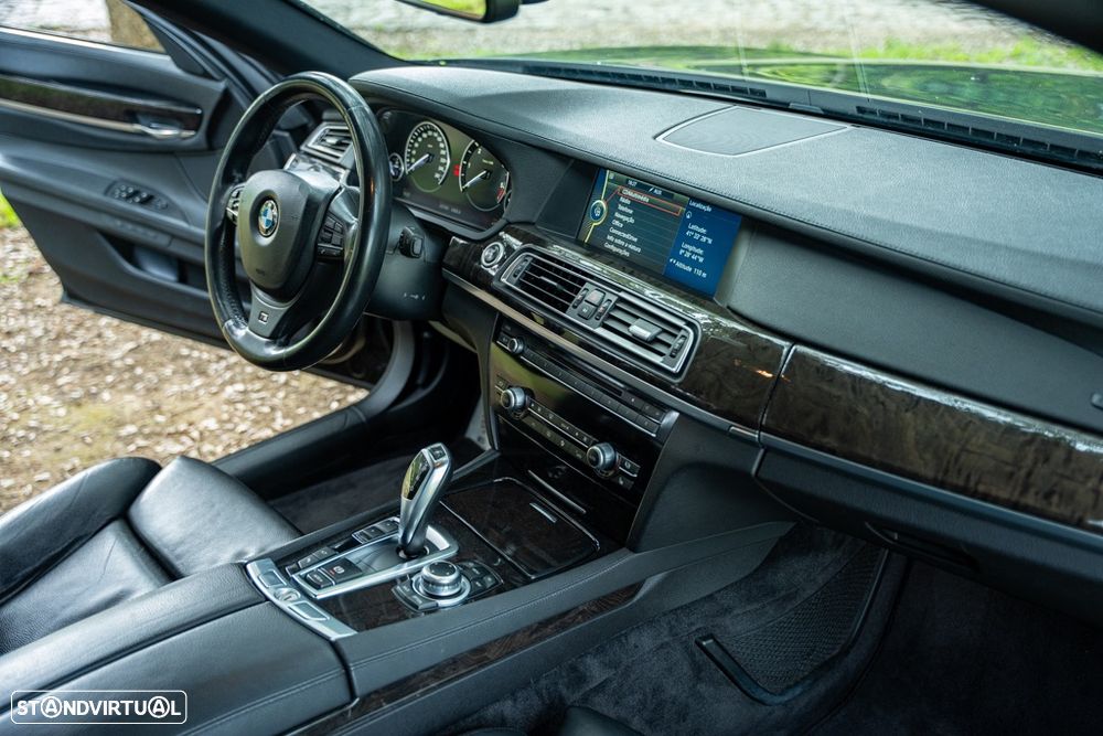 BMW 740 d Pack M - 25