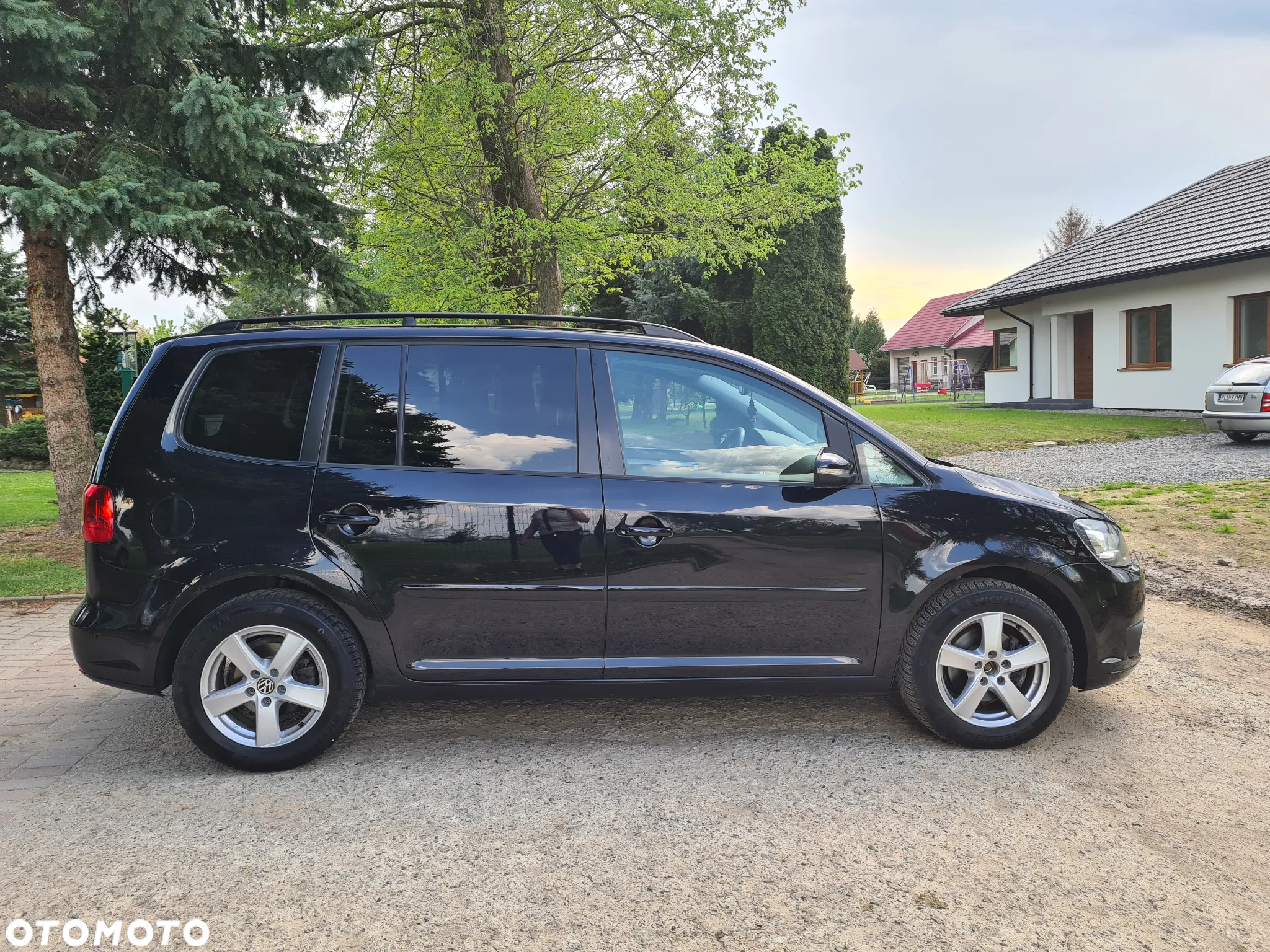 Volkswagen Touran - 8