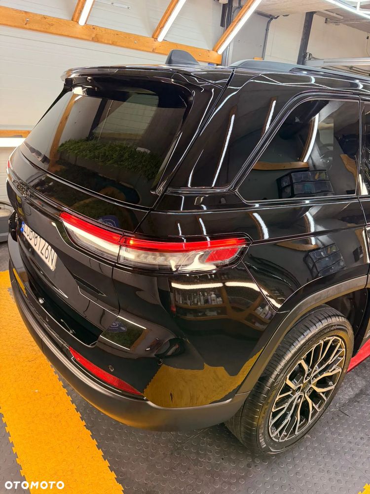 Jeep Grand Cherokee - 13