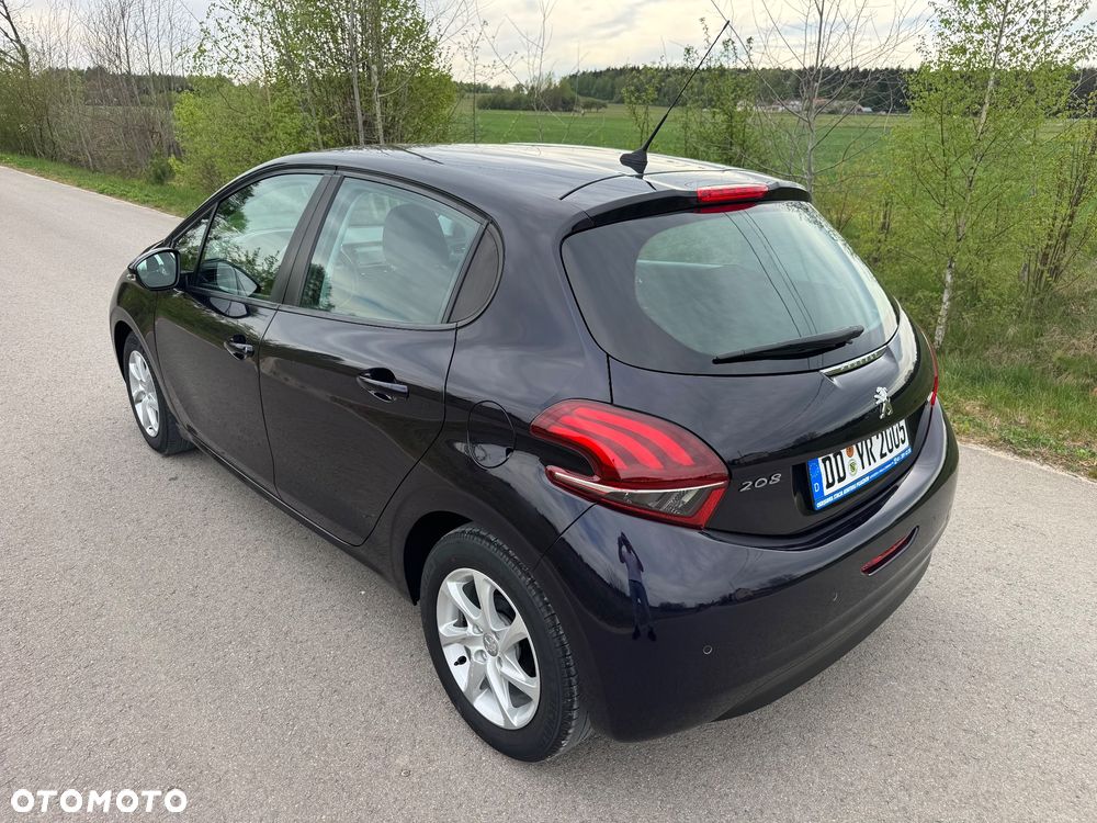 Peugeot 208 - 6
