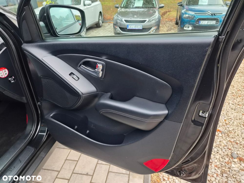 Hyundai ix35 2.0 4WD Premium - 27