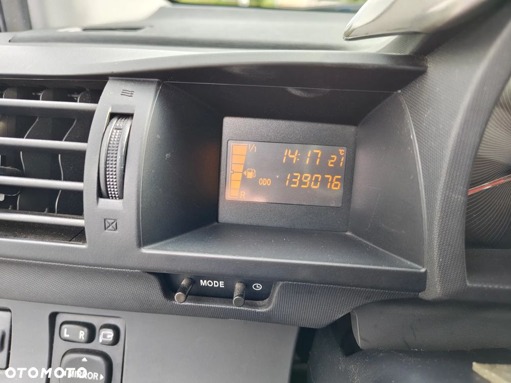 Toyota iQ 1.4 D-4D - 8