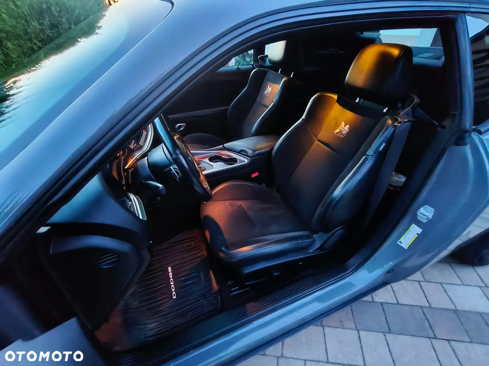Dodge Challenger 6.4 Scat Pack - 20