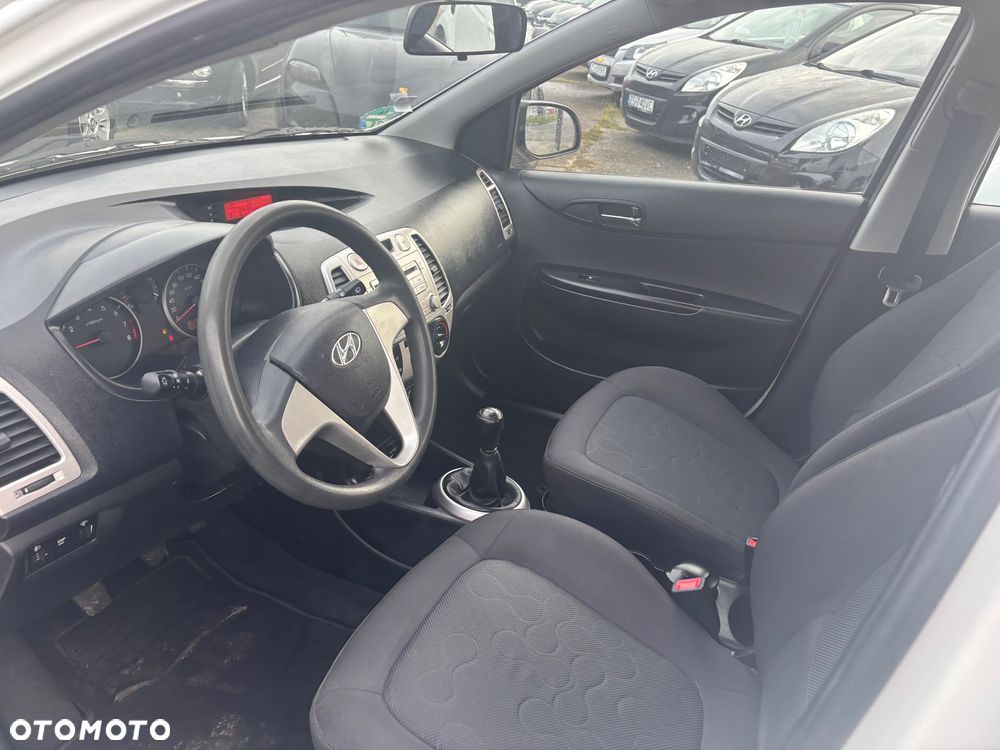 Hyundai i20 1.2 FIFA WM Edition - 20